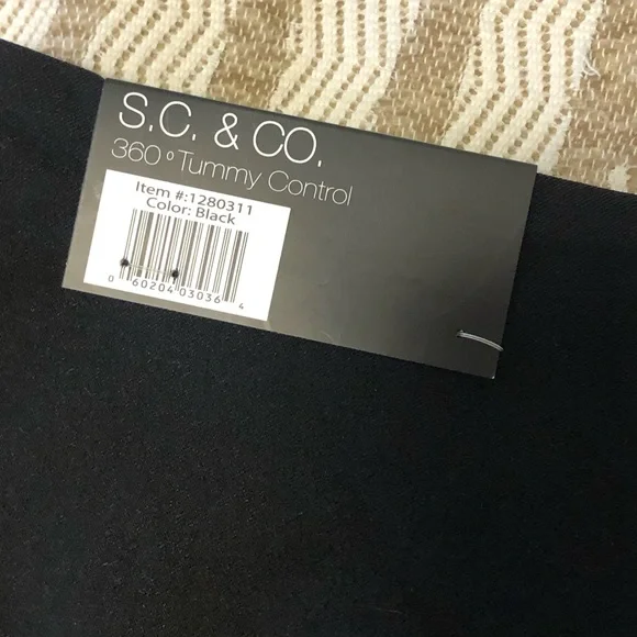 S.C. & Co. Classic Black Skort - Picture 11 of 12